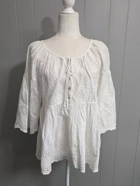 By Coco Made In Italy White Eyelet Tunic Babydoll Blouse Size L